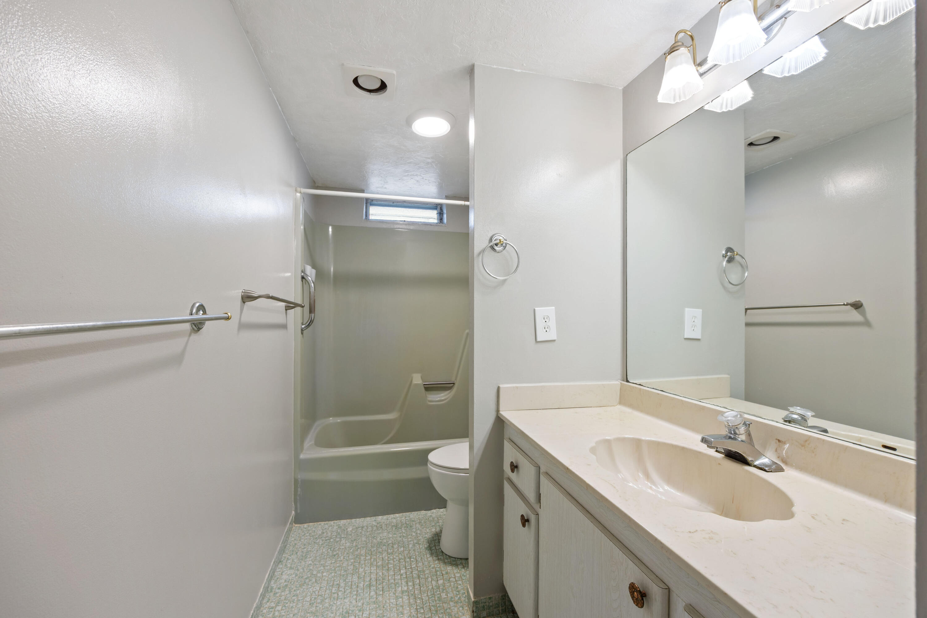 VILLAGE ROYALE ON THE GRE - Residential