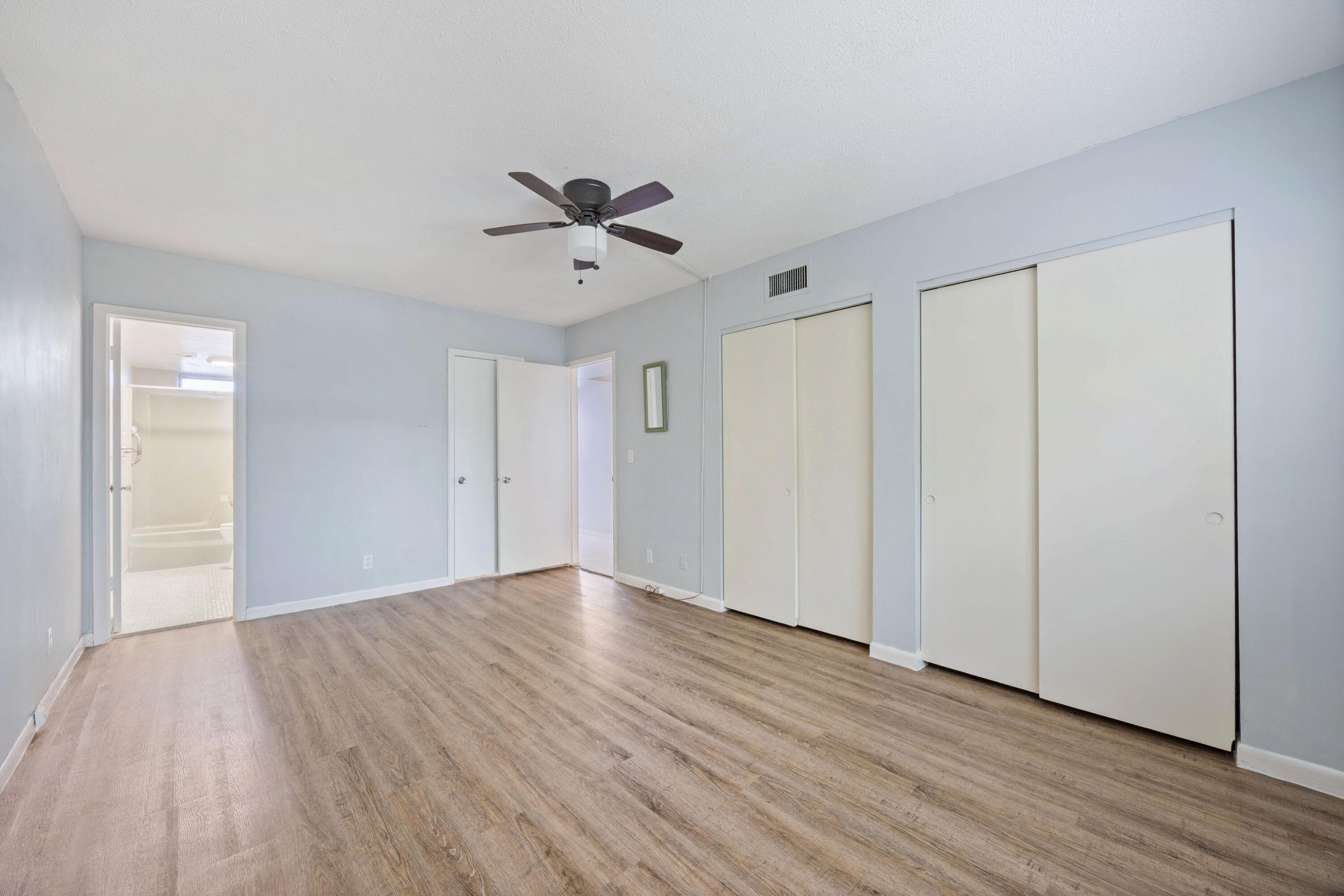 VILLAGE ROYALE ON THE GRE - Residential