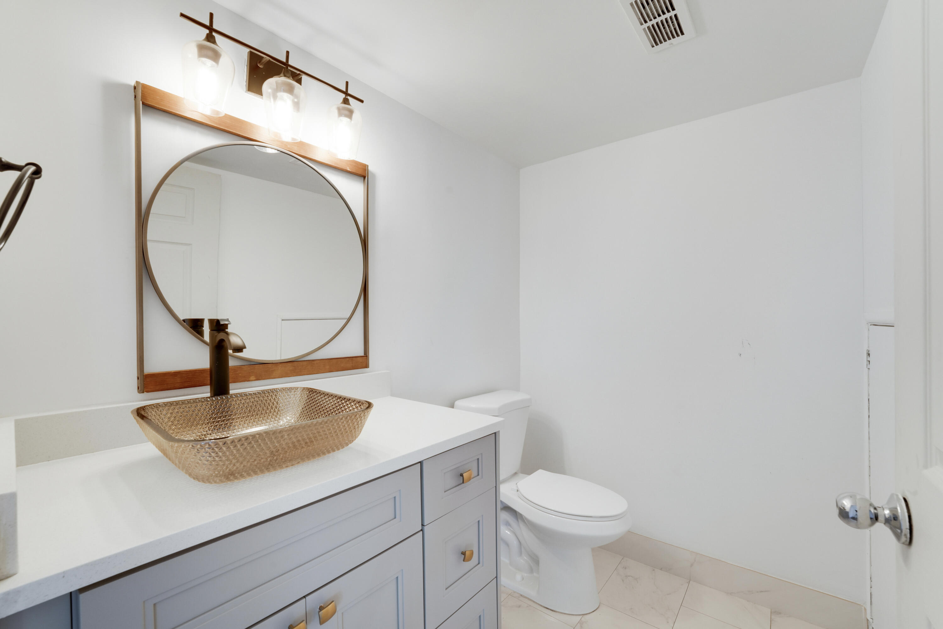 YACHT CLUB ON THE INTRACOASTAL CONDO - Residential