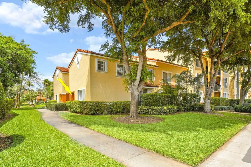 Welcome to fun Florida living at the Yacht Club, a hidden gem on the intracoastal waterway! This lovely, two story 3b, 2.5ba, 1,296sf corner townhome - Yacht Club's largest model - is waiting for you!  All remodeled with high end finishes in 2021! Lovely laminate & tile throughout.  Modern staircase railing.  Quartz counters, ss appliances.  Plantation shutters & crown molding throughout. Closet built-ins.   Hurricane accordion shutters. Private fenced outdoor patio. HOA includes:  Insurance, water, cable, internet, & more! Enjoy two pools w/spa, fitness ctr, tennis, pickleball, outdoor sports/games/grilling, boating, picnic & play areas, walking paths, pet park, plus more!  Live like you're on vacation year round.  Winding down after a long day, you'll be happy you chose the Yacht Club!