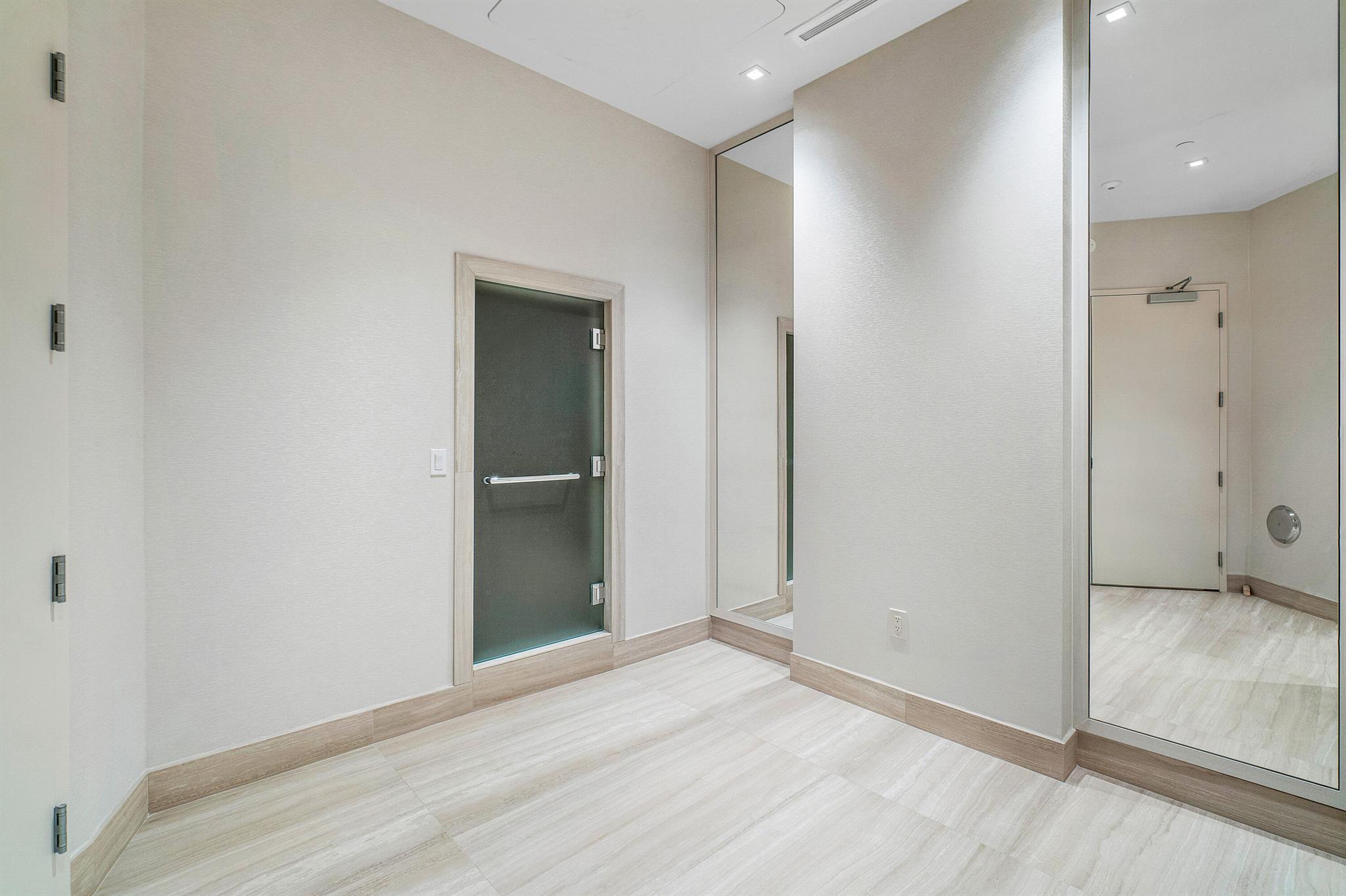 RESIDENCES AT SLOANS CURV - Residential Lease