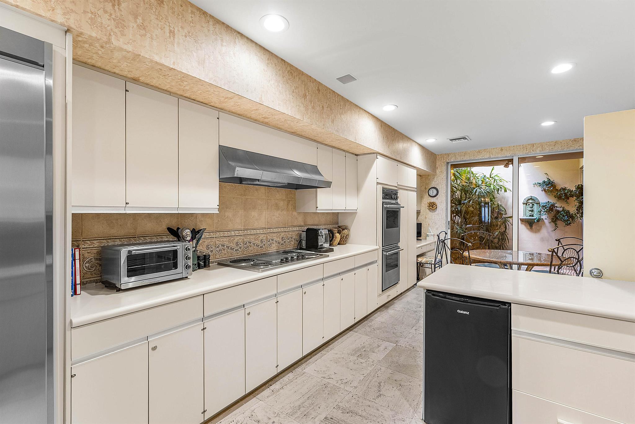 RESIDENCES AT SLOANS CURV - Residential Lease