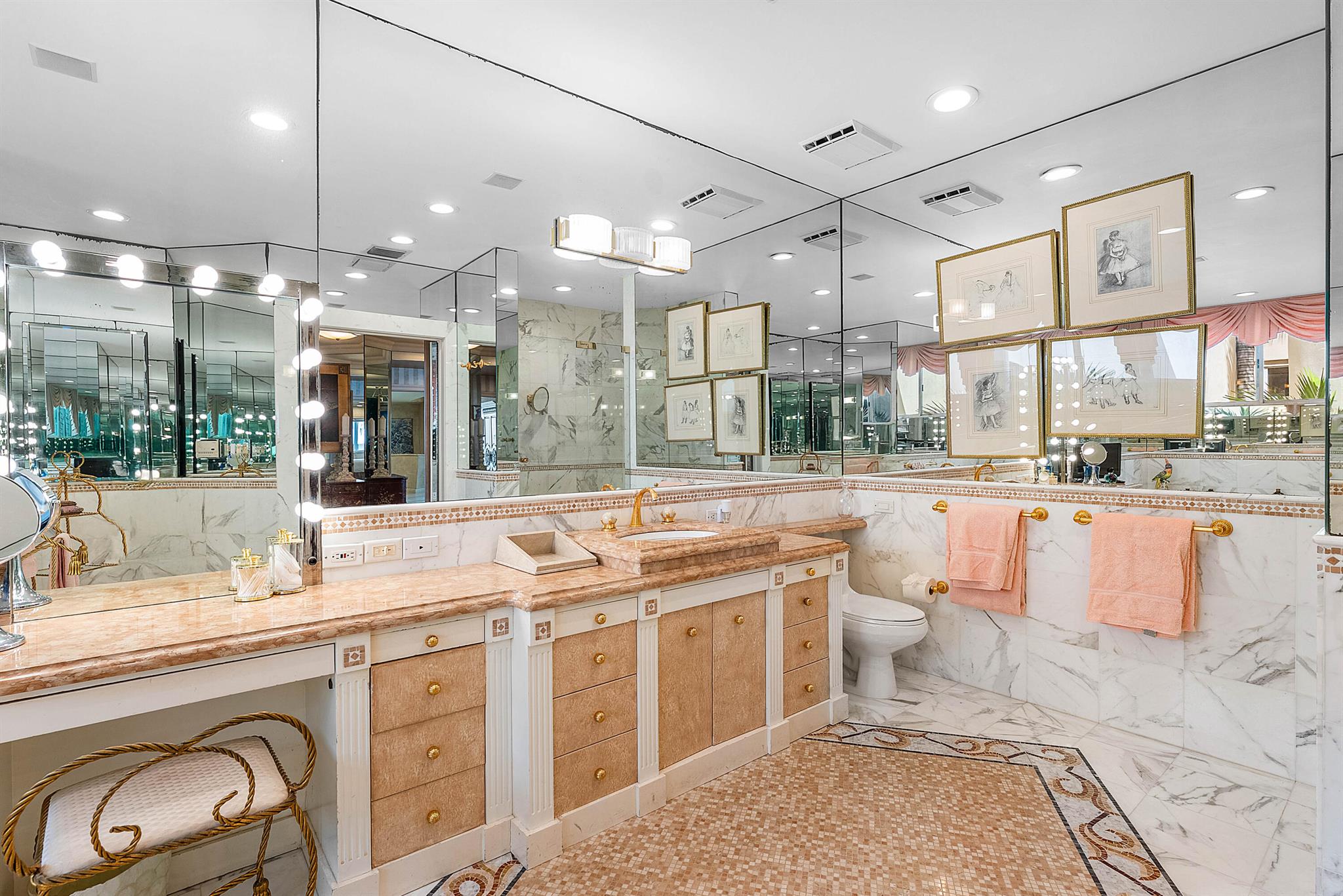 RESIDENCES AT SLOANS CURV - Residential Lease