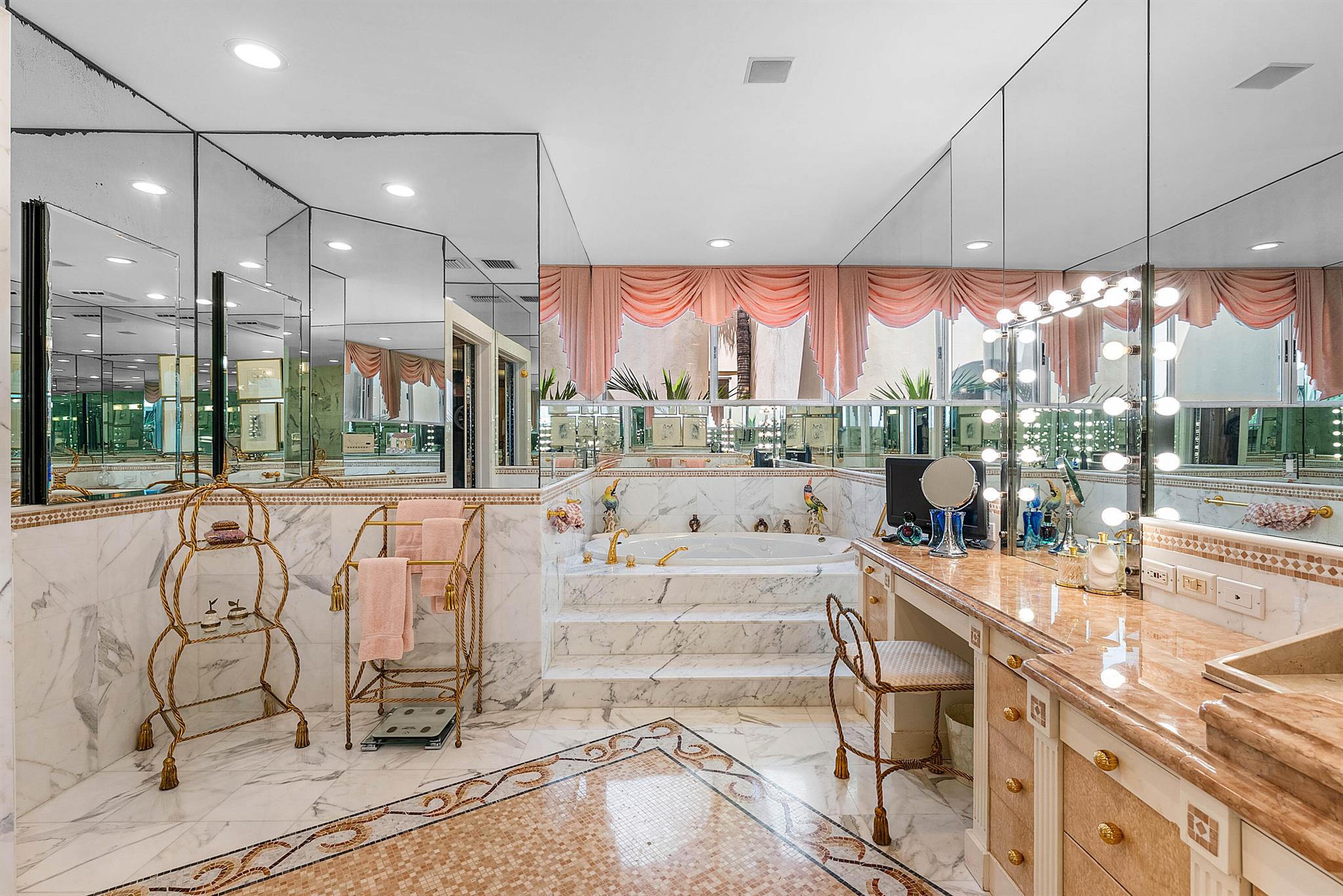 RESIDENCES AT SLOANS CURV - Residential Lease