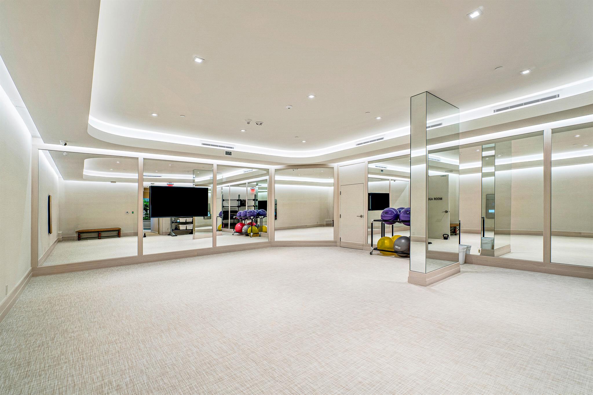 RESIDENCES AT SLOANS CURV - Residential Lease