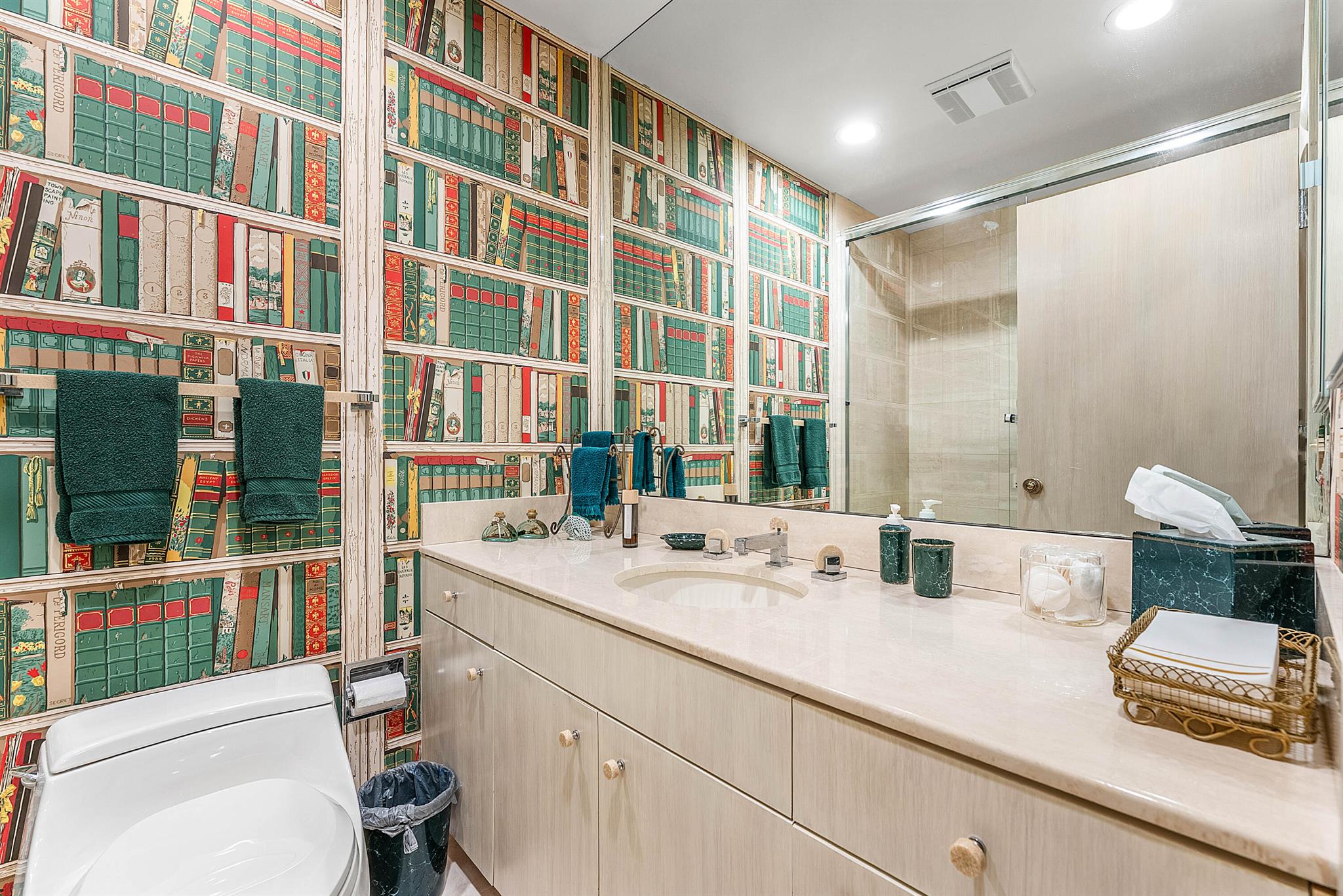 RESIDENCES AT SLOANS CURV - Residential Lease