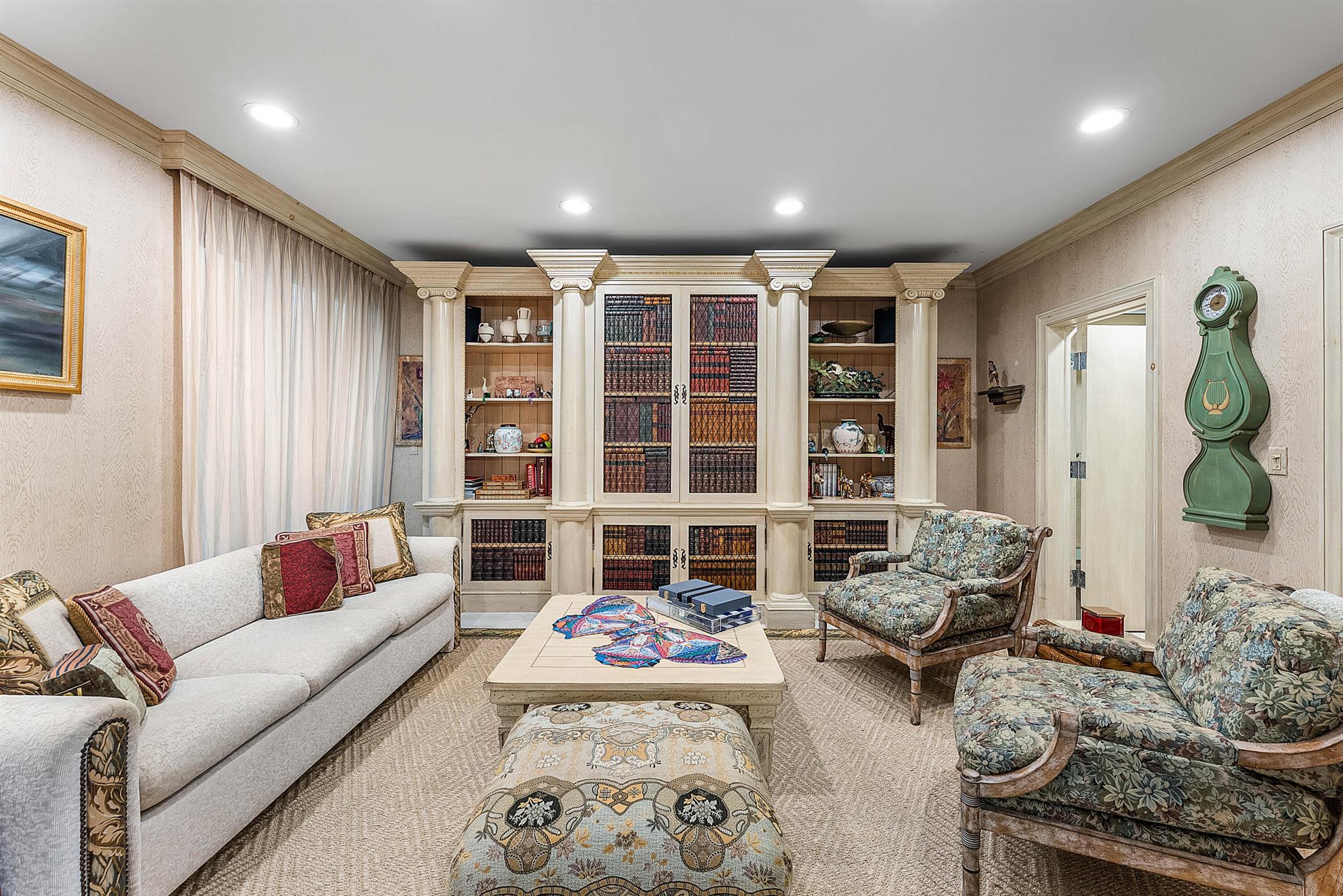 RESIDENCES AT SLOANS CURV - Residential Lease