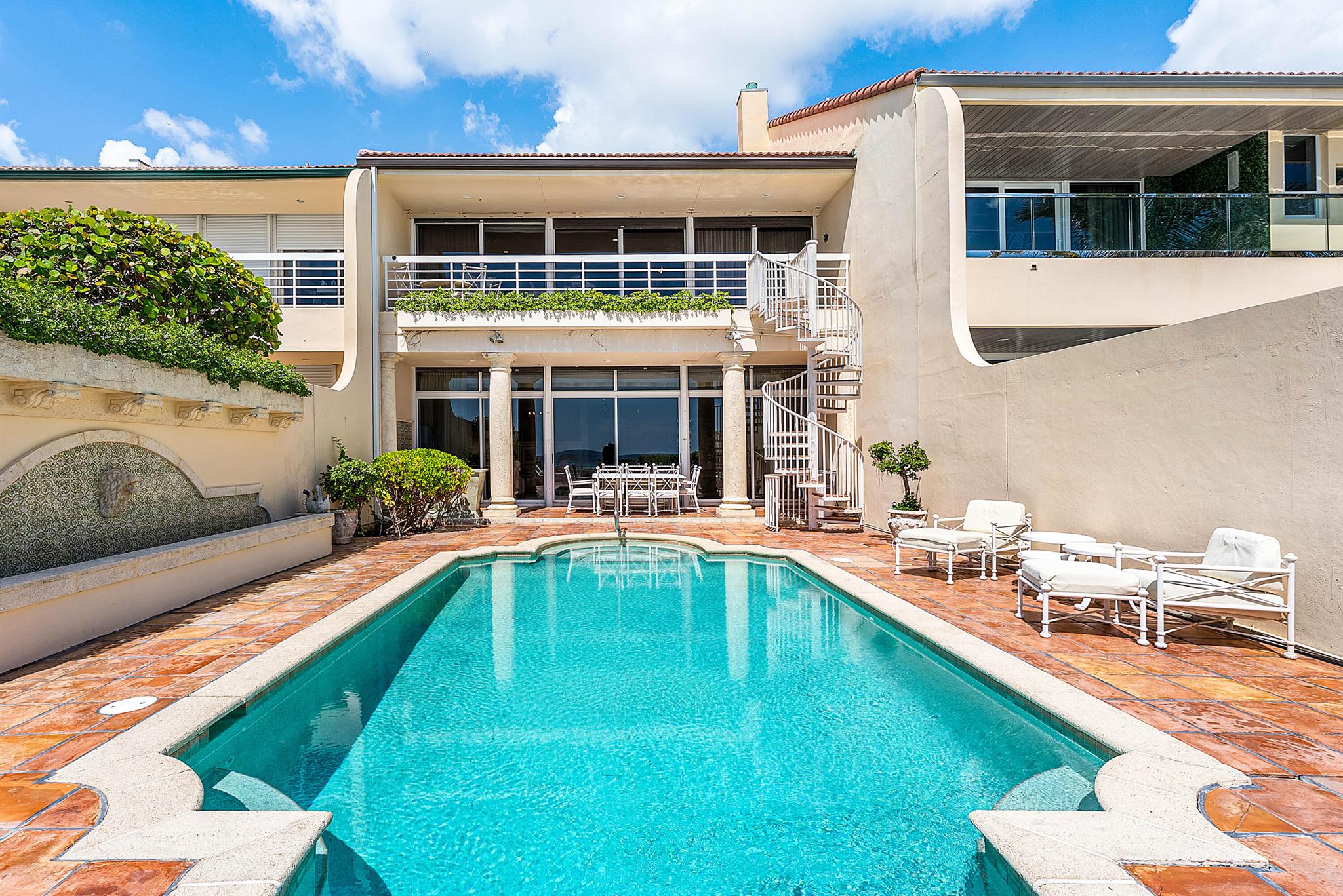 RESIDENCES AT SLOANS CURV - Residential Lease