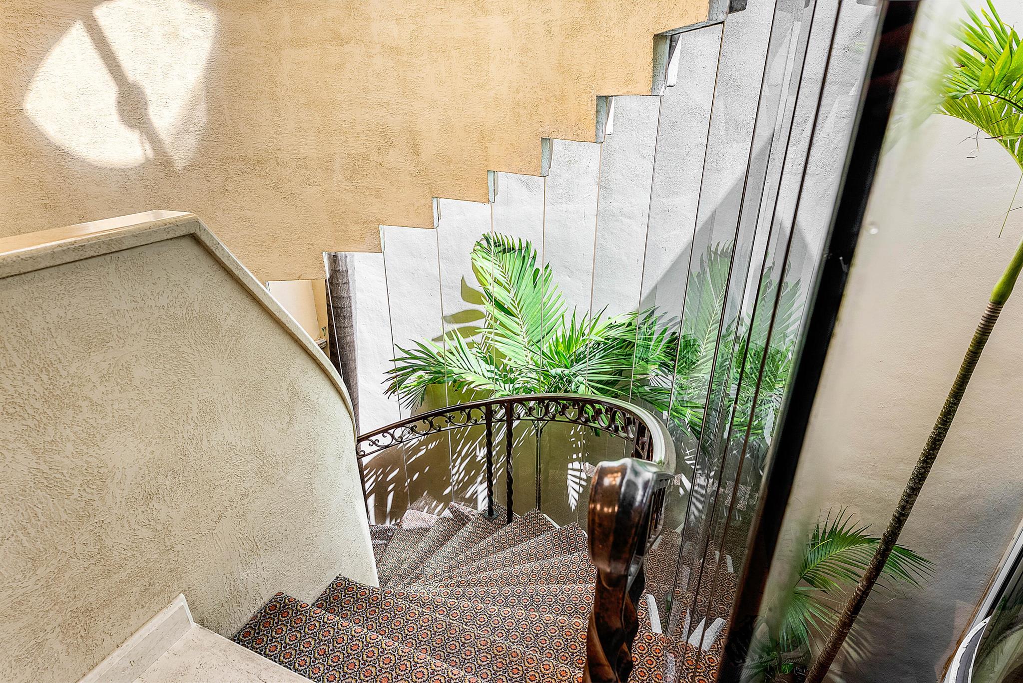 RESIDENCES AT SLOANS CURV - Residential Lease