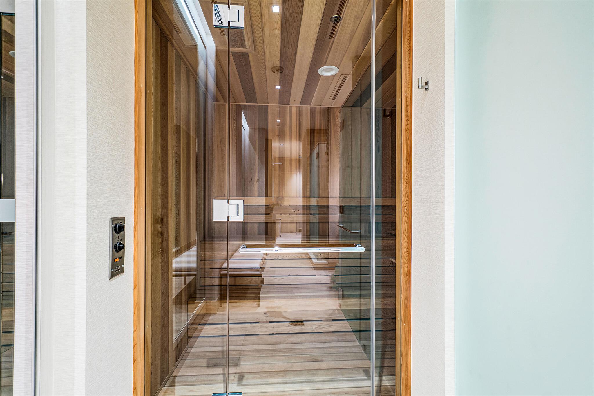 RESIDENCES AT SLOANS CURV - Residential Lease