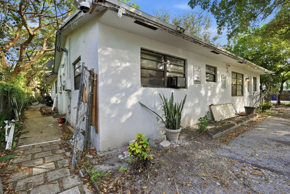 NORTH HOLLYWOOD - Residential Income