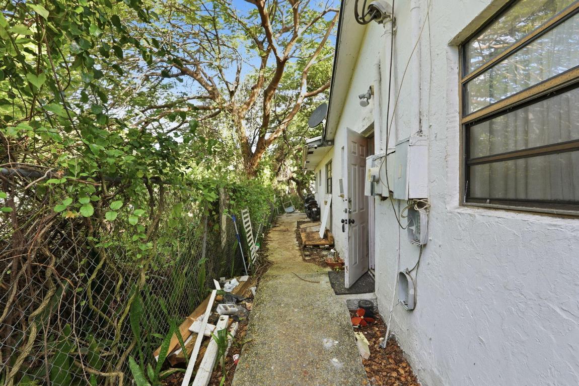 NORTH HOLLYWOOD - Residential Income