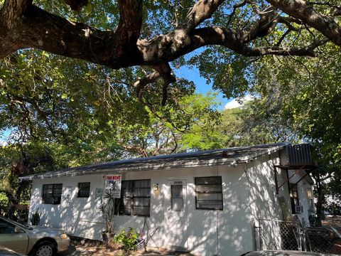 ASUNTO FLORIDASTA 1918 Sheridan Street 1-2 Hollywood FL 33020