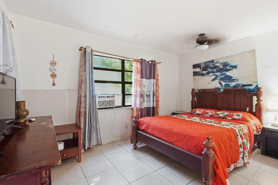 NORTH HOLLYWOOD - Residential Income