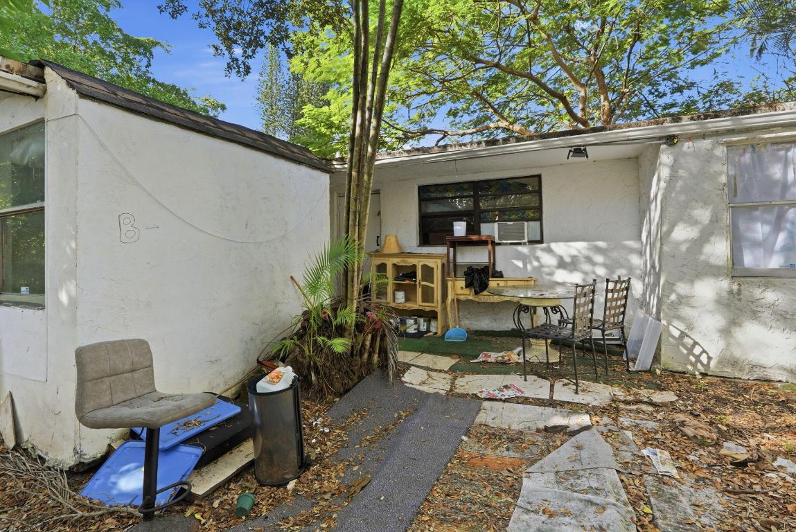 NORTH HOLLYWOOD - Residential Income