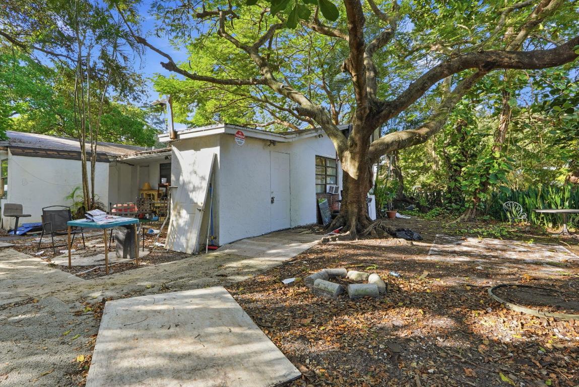 NORTH HOLLYWOOD - Residential Income