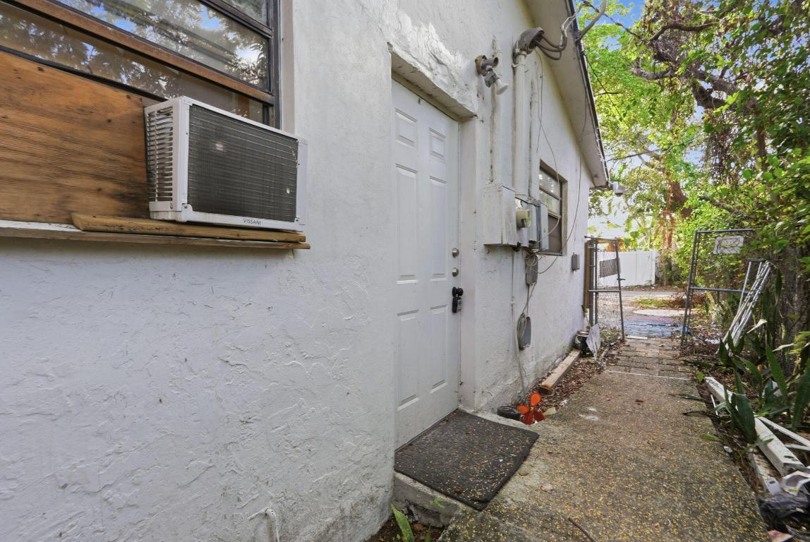 NORTH HOLLYWOOD - Residential Income