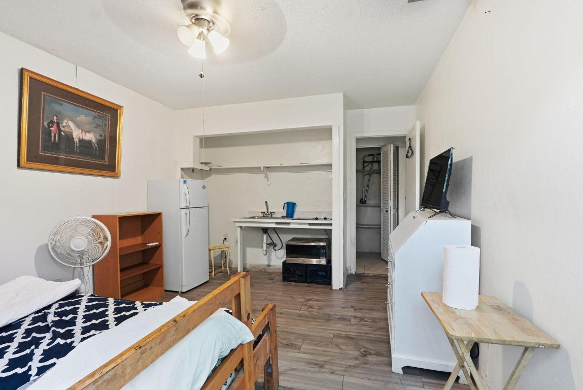 NORTH HOLLYWOOD - Residential Income