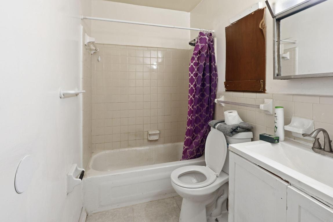 NORTH HOLLYWOOD - Residential Income