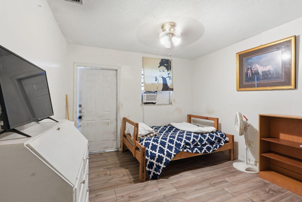 NORTH HOLLYWOOD - Residential Income