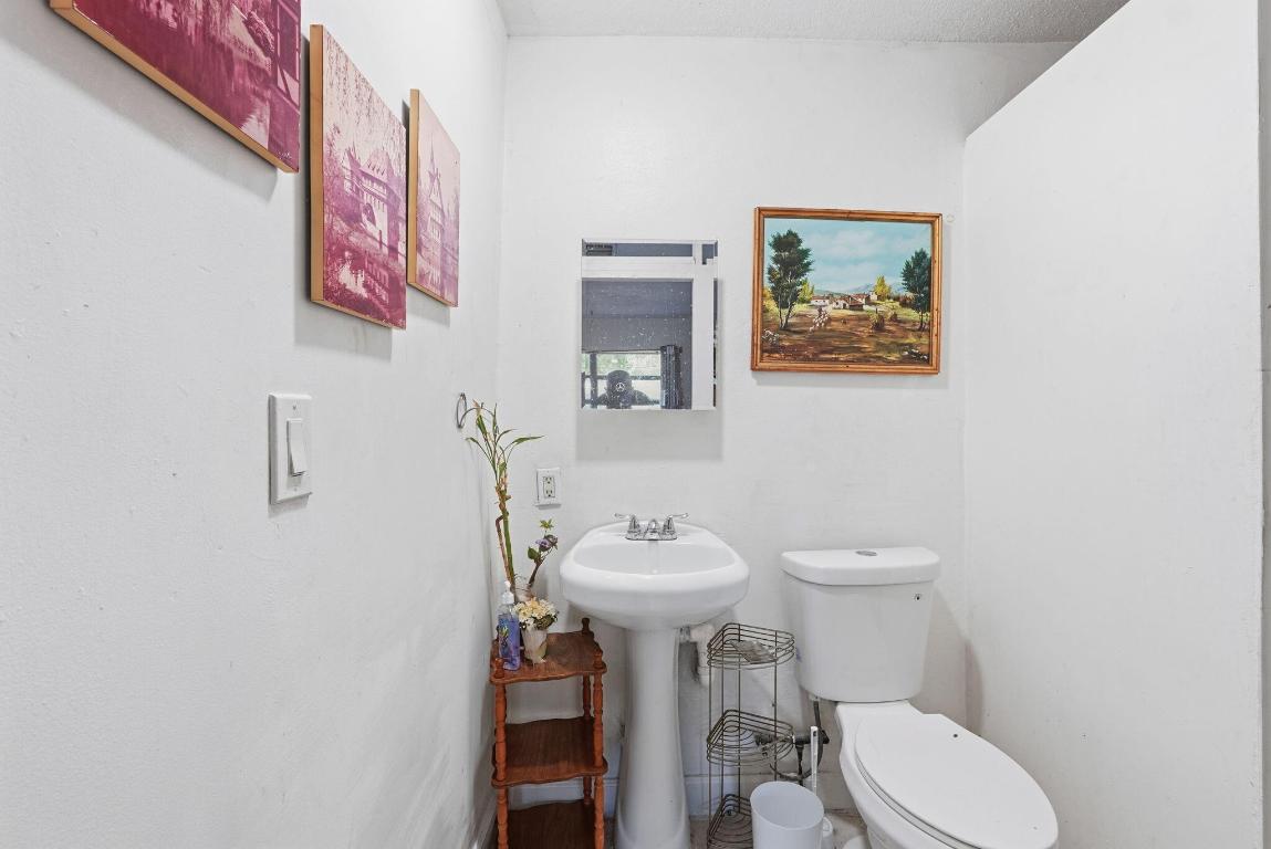 NORTH HOLLYWOOD - Residential Income