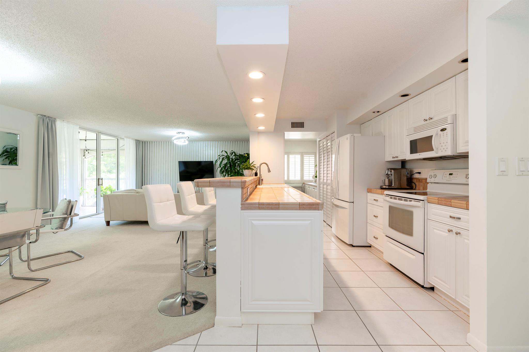 106 Half Moon Circle H2