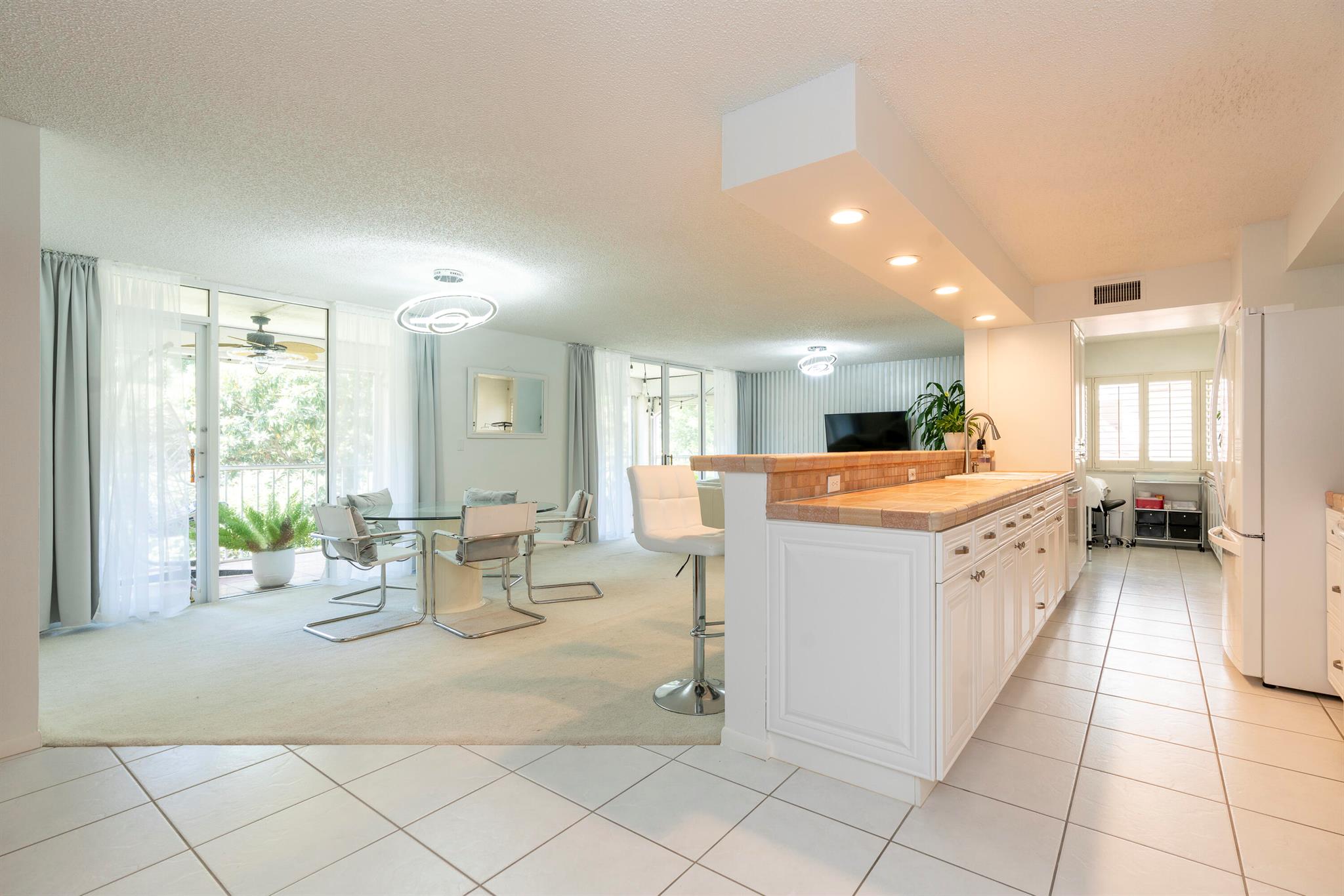106 Half Moon Circle H2