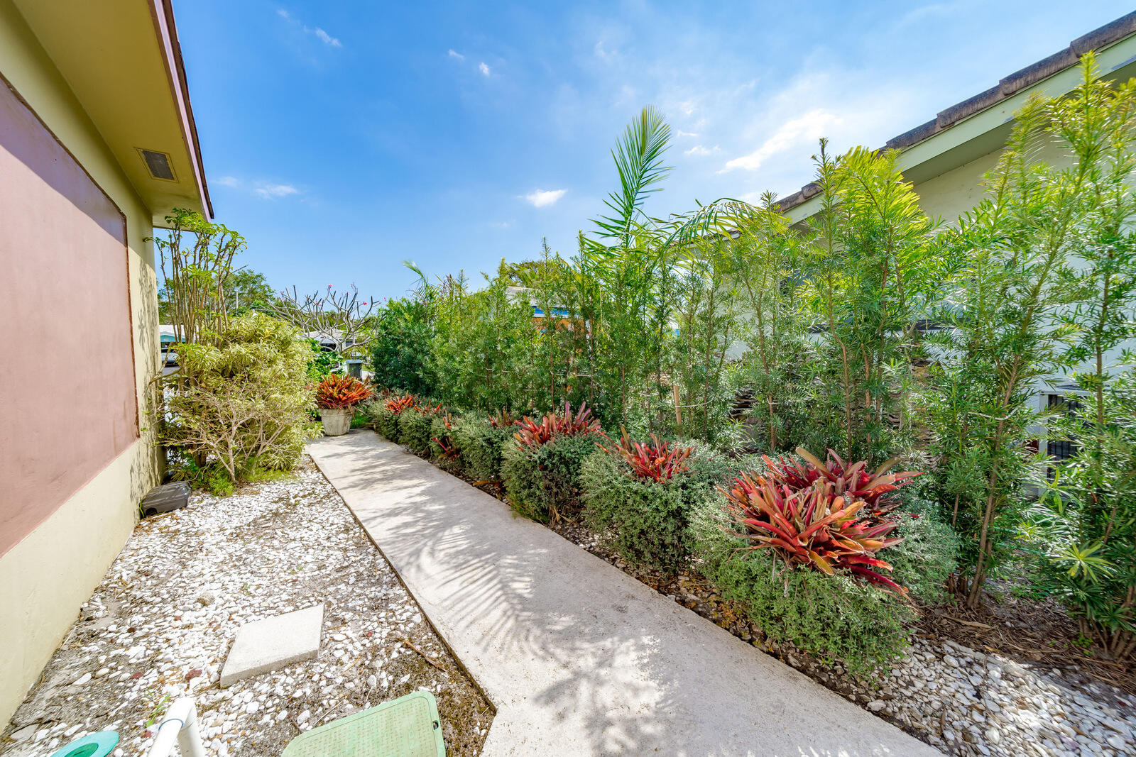 ROYAL OAK HILLS 1ST SEC - Residential