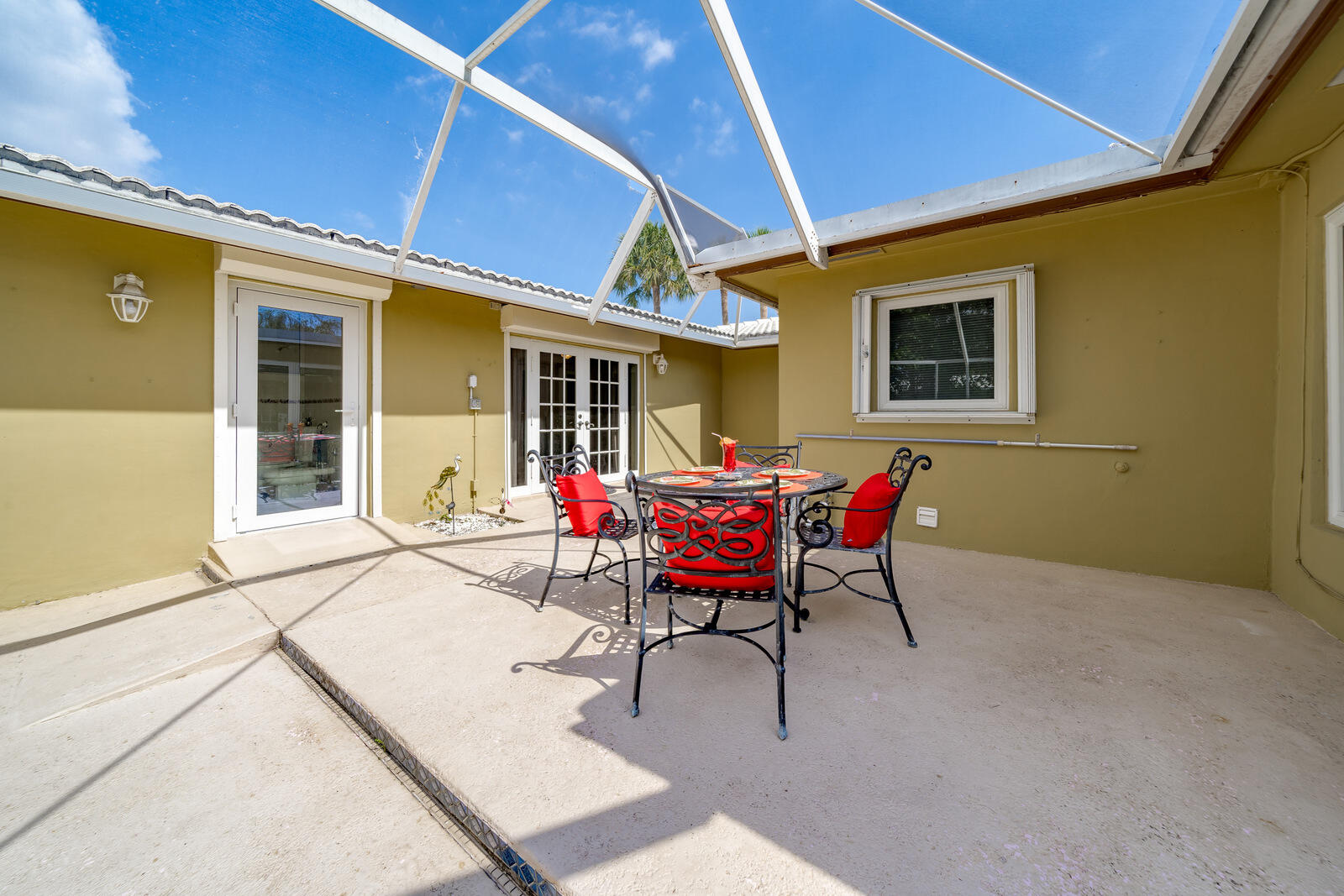 ROYAL OAK HILLS 1ST SEC - Residential