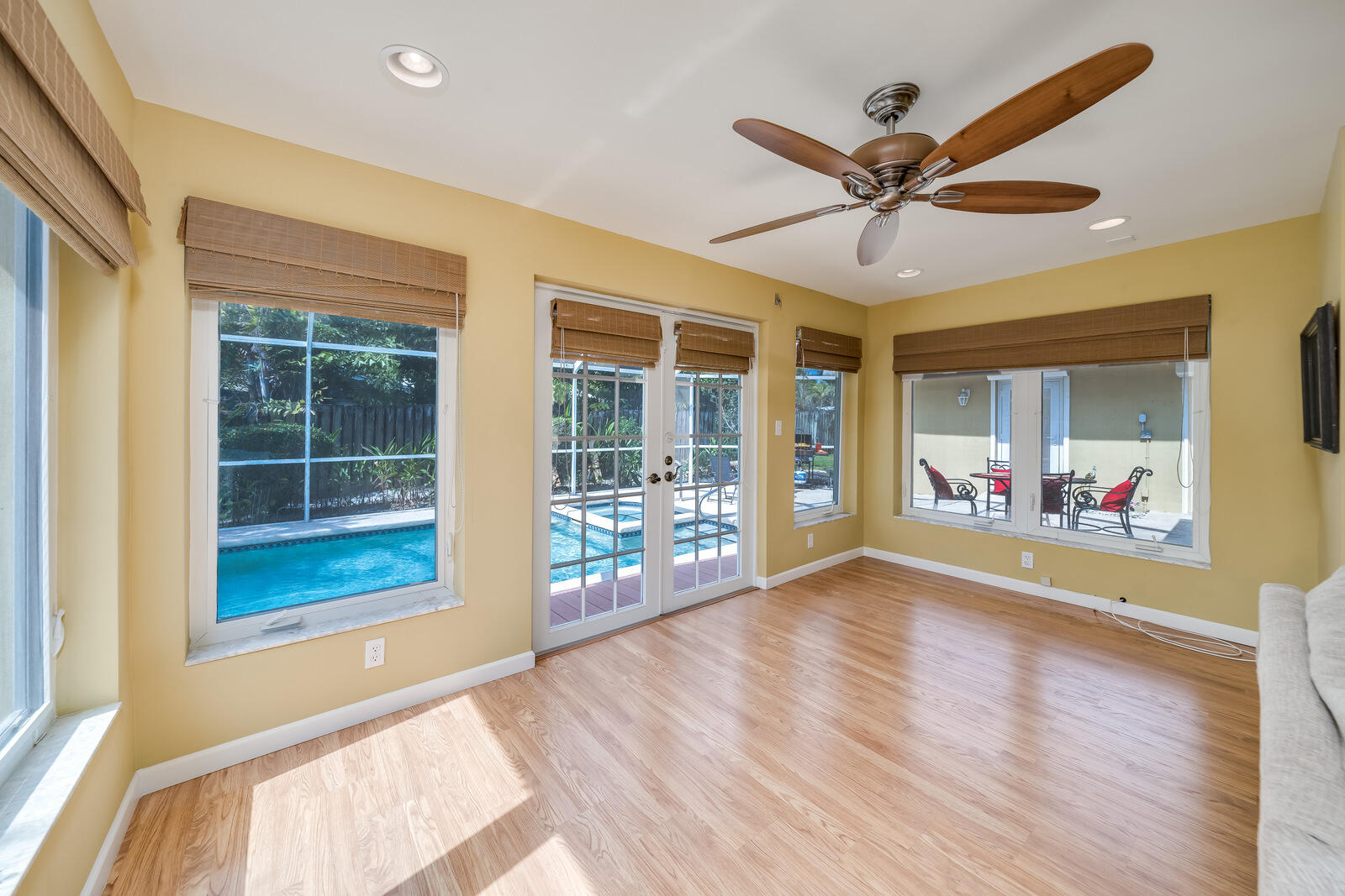 ROYAL OAK HILLS 1ST SEC - Residential