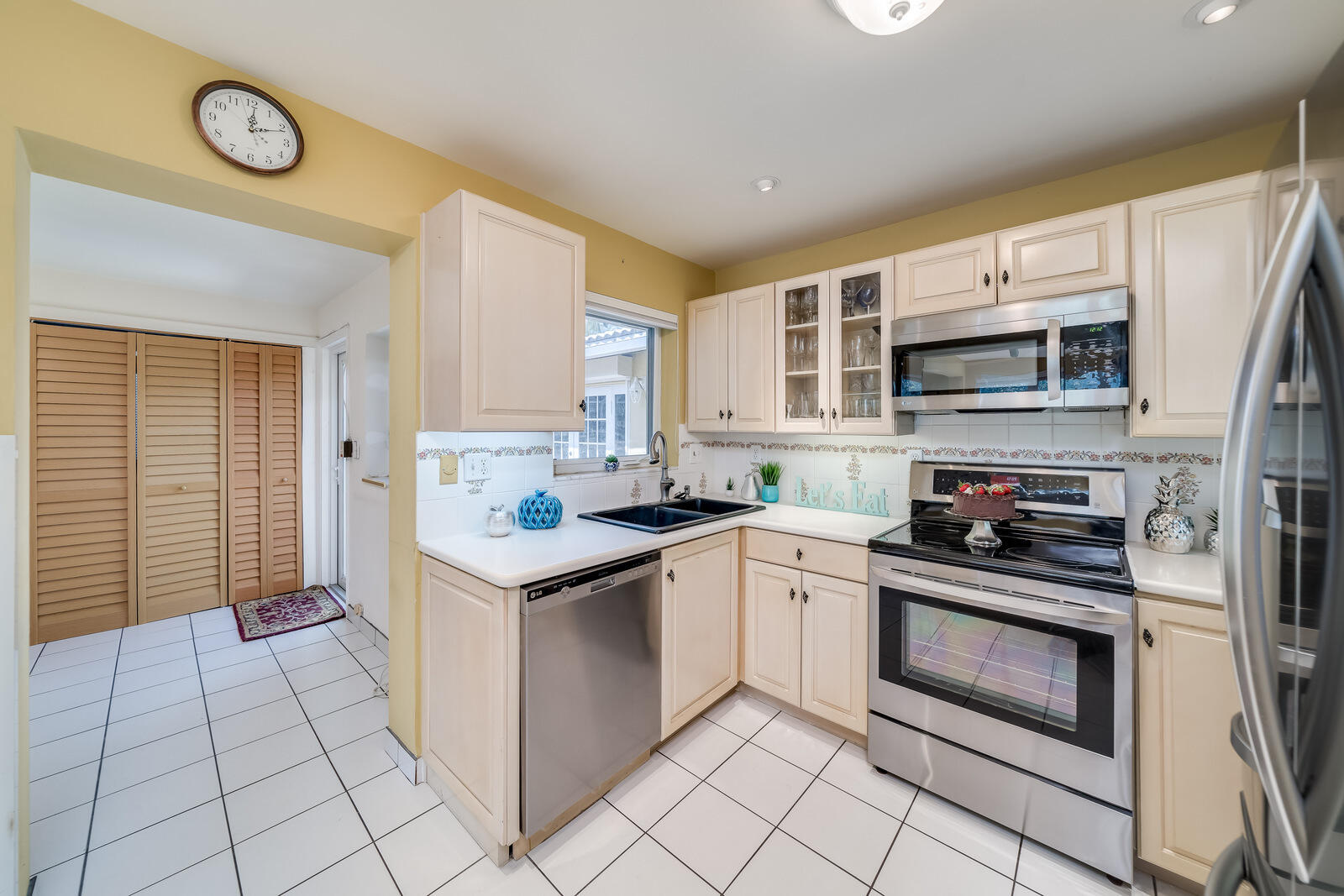 ROYAL OAK HILLS 1ST SEC - Residential