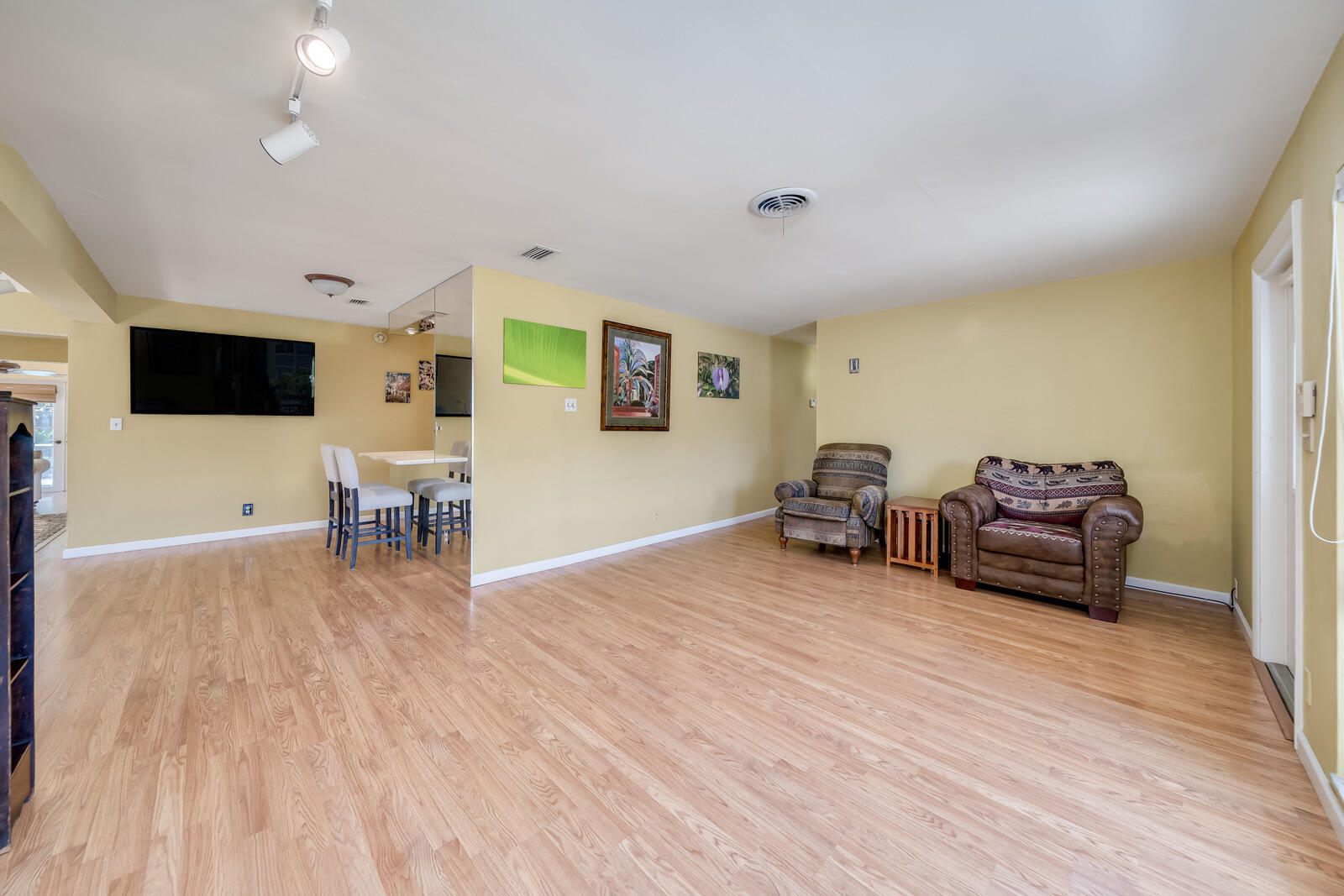 ROYAL OAK HILLS 1ST SEC - Residential