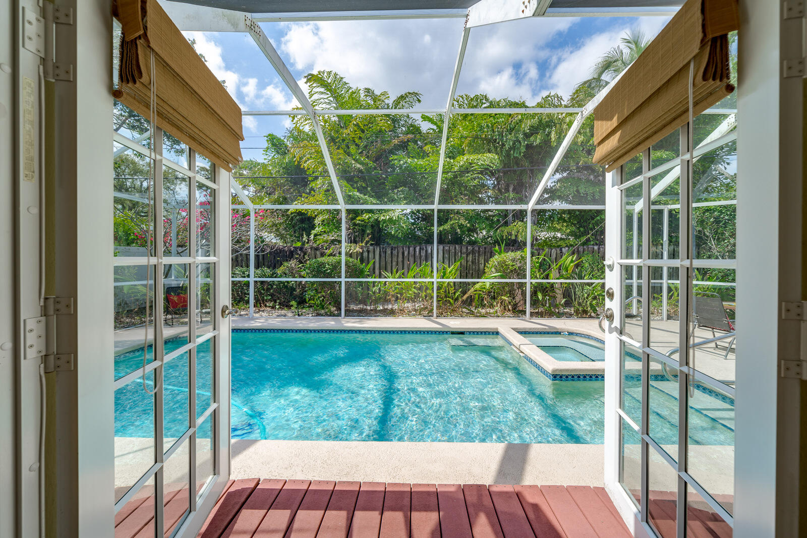 ROYAL OAK HILLS 1ST SEC - Residential