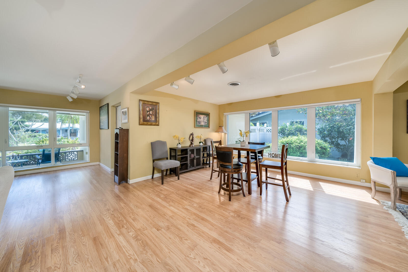 ROYAL OAK HILLS 1ST SEC - Residential