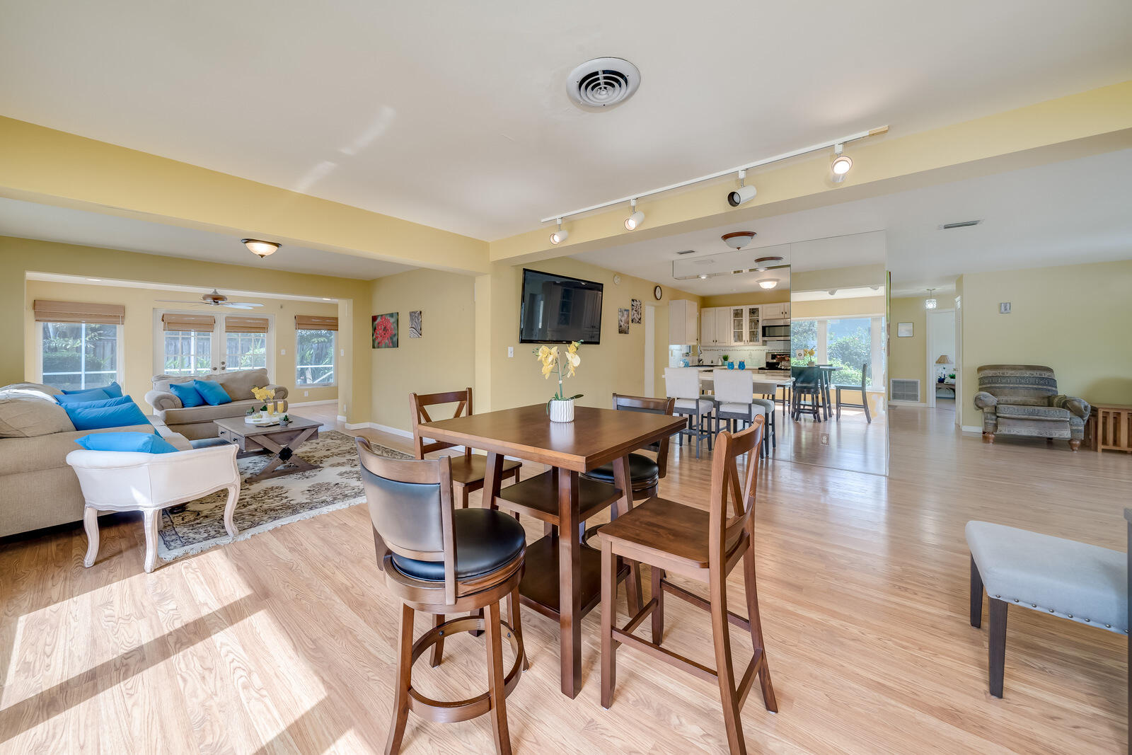 ROYAL OAK HILLS 1ST SEC - Residential