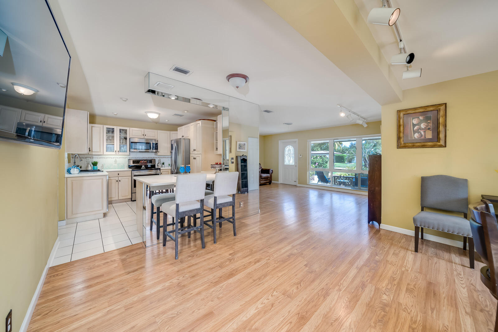 ROYAL OAK HILLS 1ST SEC - Residential