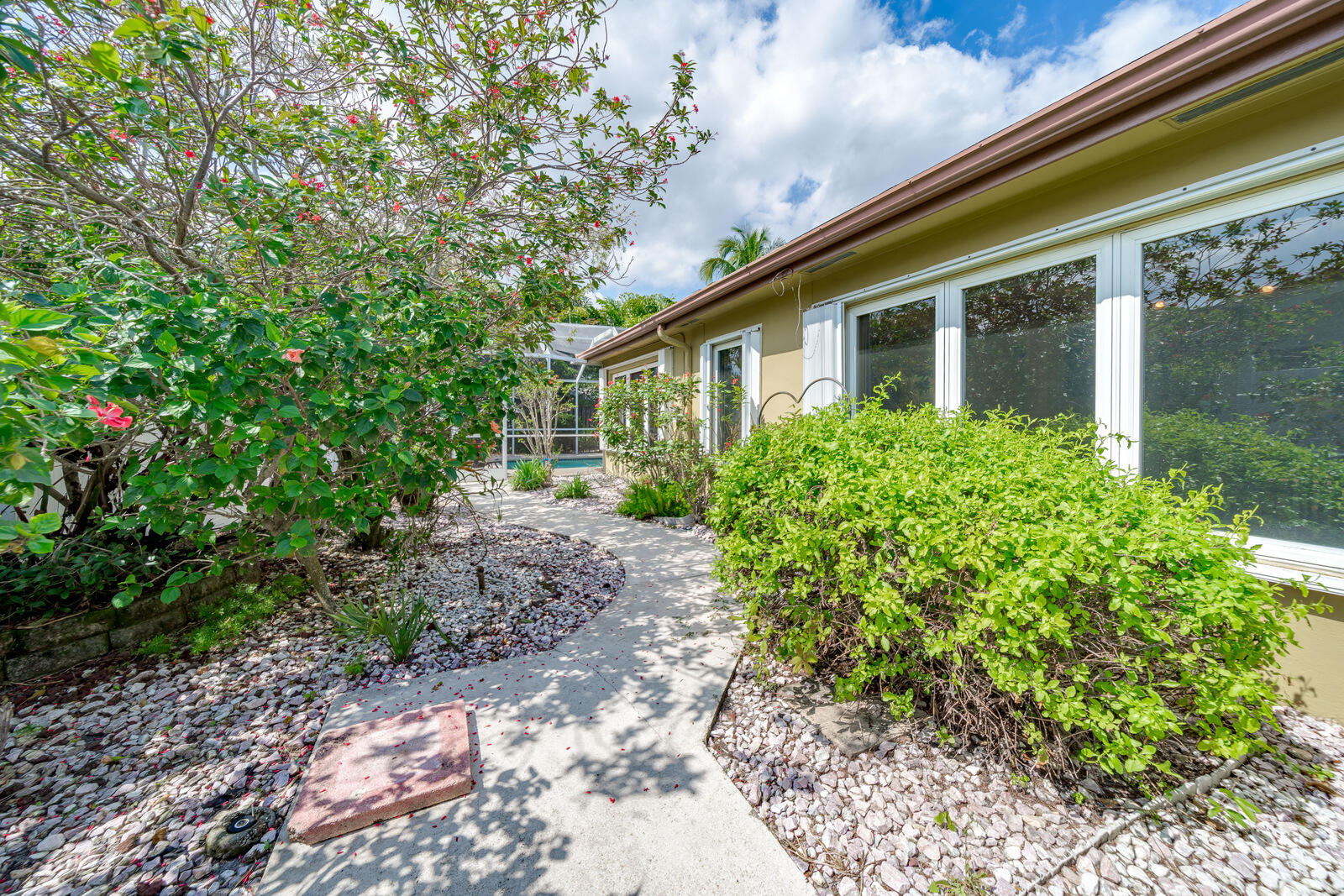 ROYAL OAK HILLS 1ST SEC - Residential