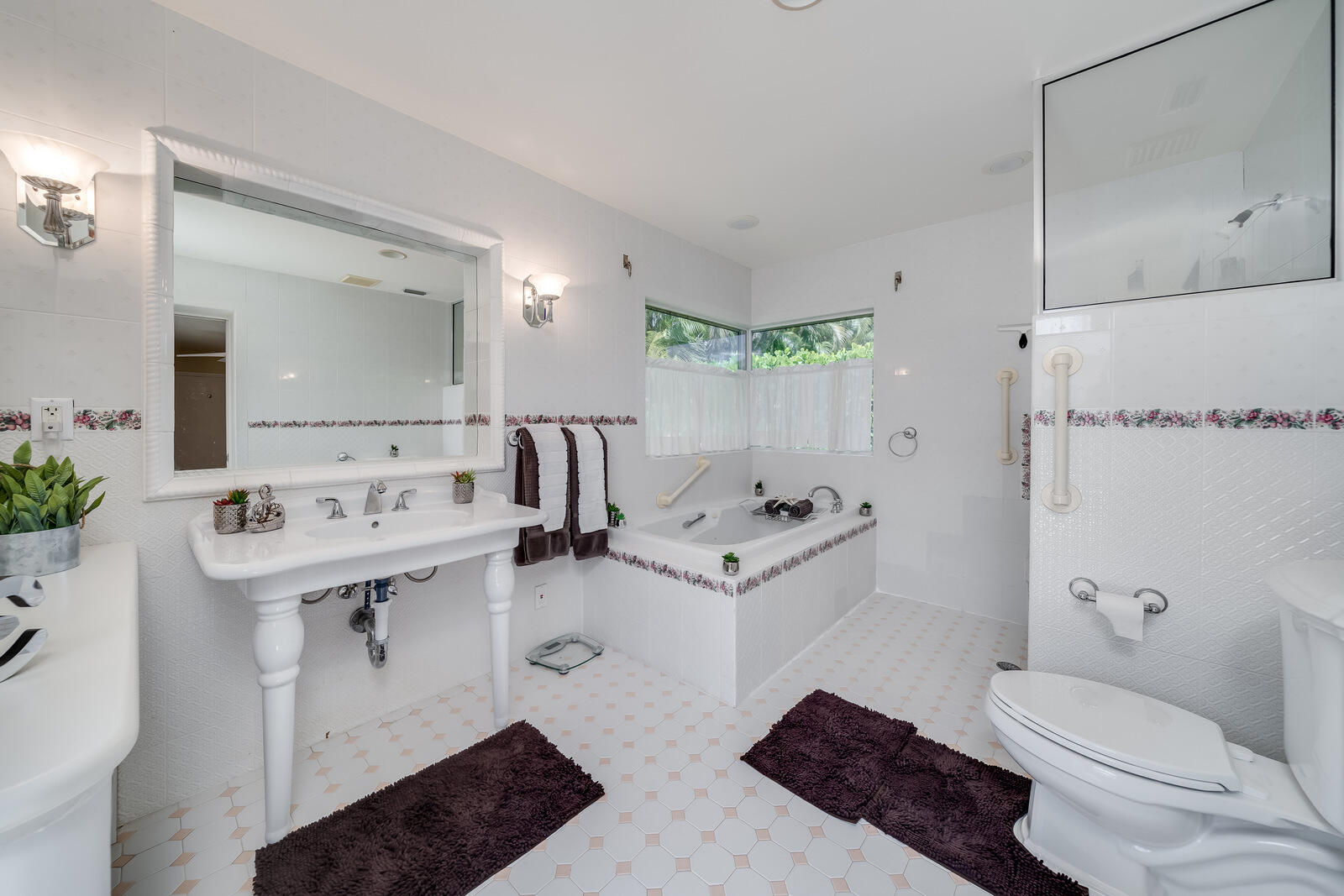 ROYAL OAK HILLS 1ST SEC - Residential