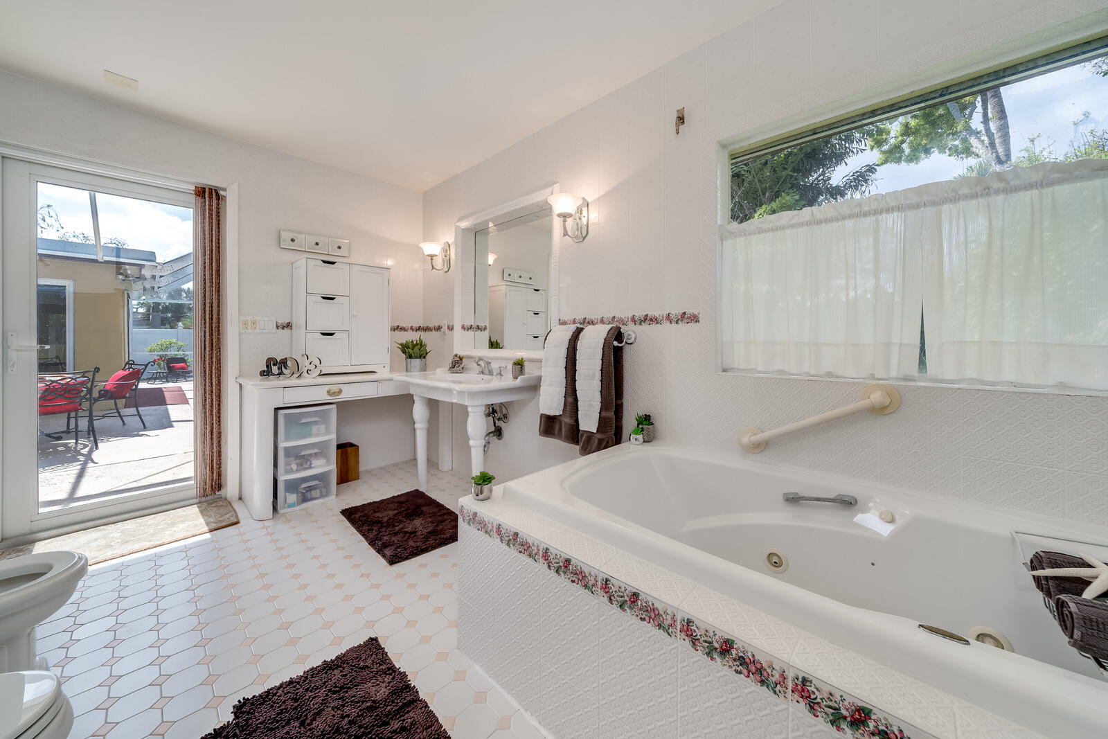 ROYAL OAK HILLS 1ST SEC - Residential