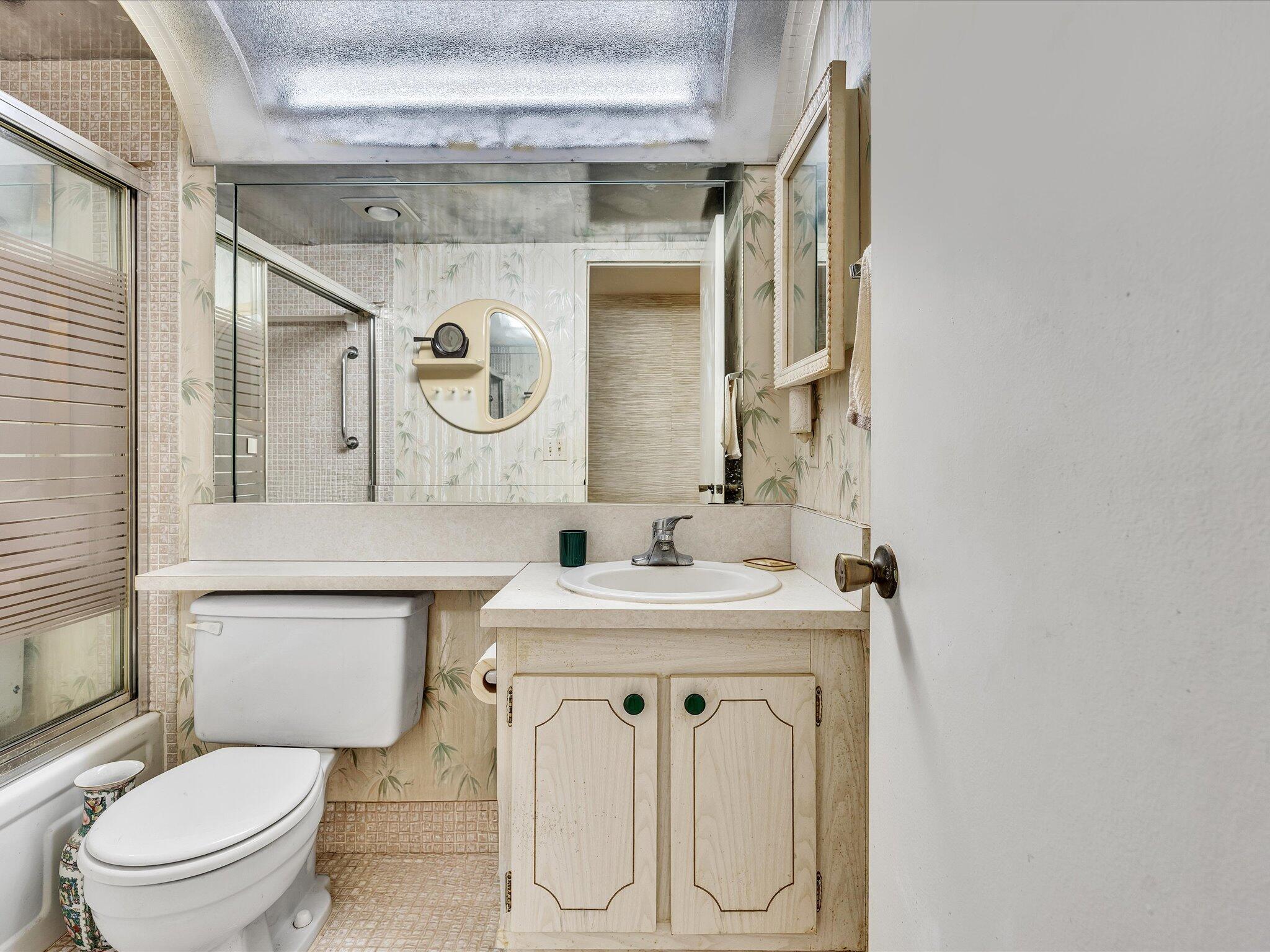 FANSHAW AT CENTURY VILLAGE CONDO - Residential