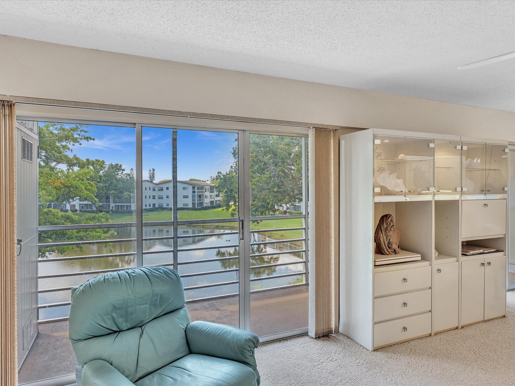 FANSHAW AT CENTURY VILLAGE CONDO - Residential