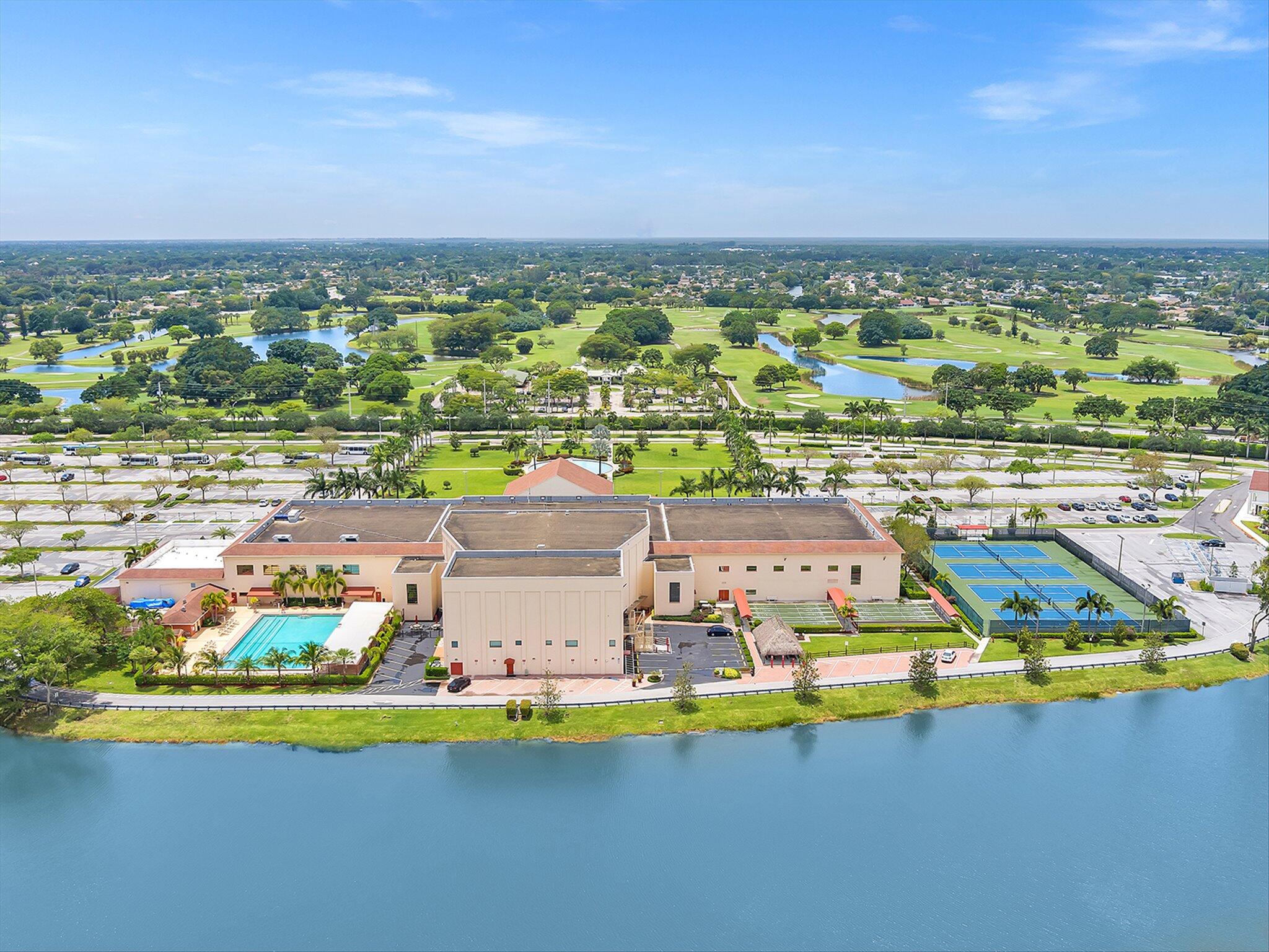 FANSHAW AT CENTURY VILLAGE CONDO - Residential