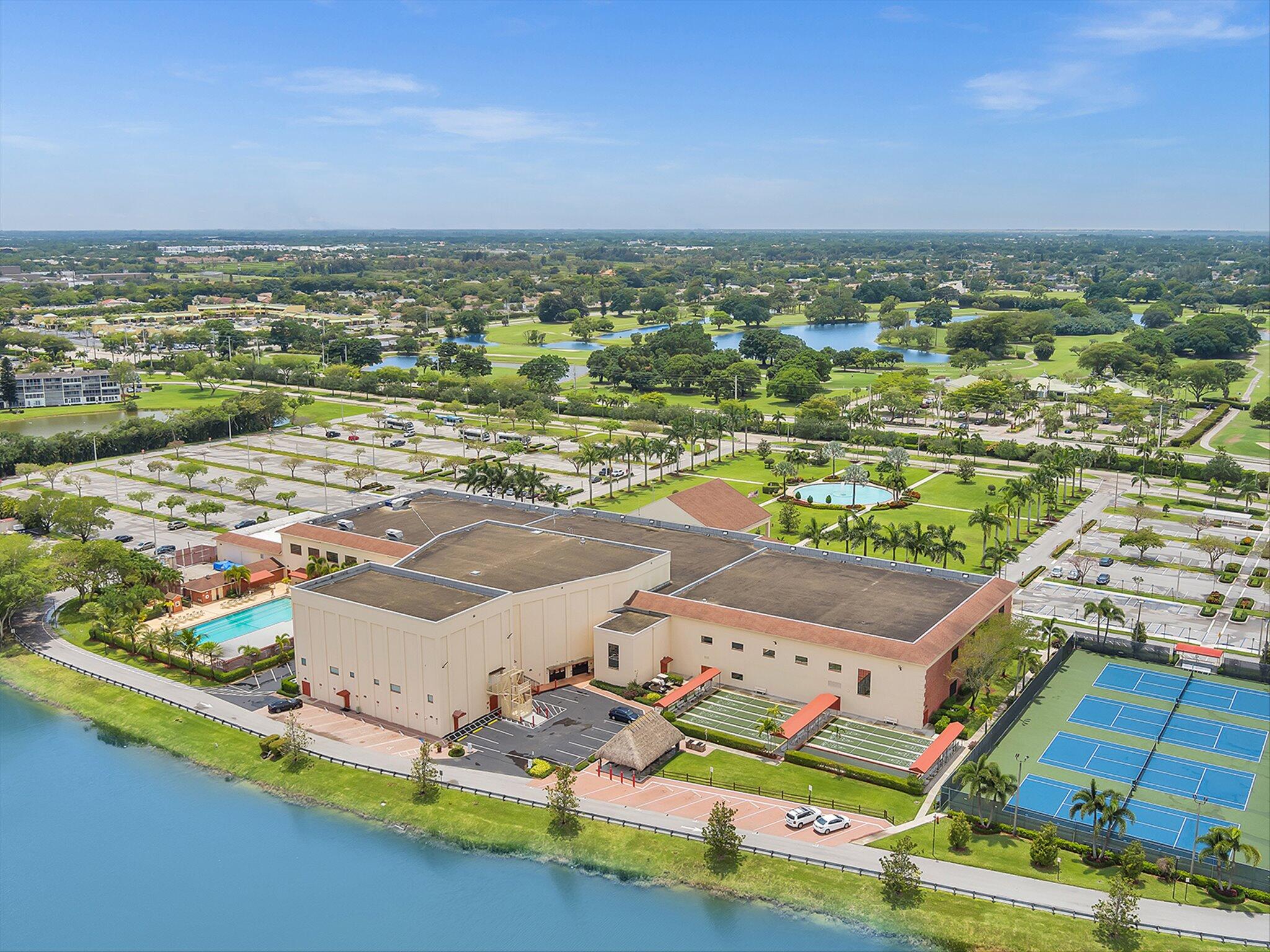 FANSHAW AT CENTURY VILLAGE CONDO - Residential