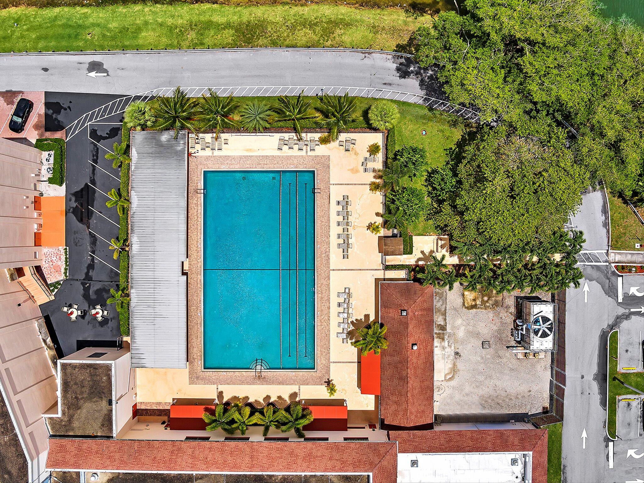 FANSHAW AT CENTURY VILLAGE CONDO - Residential