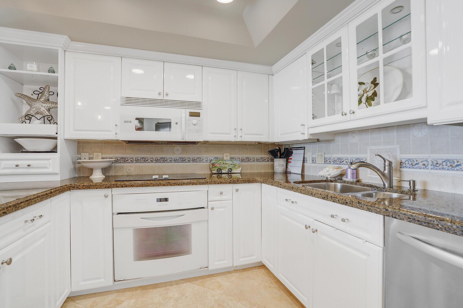 LANDFALL CONDO - Residential