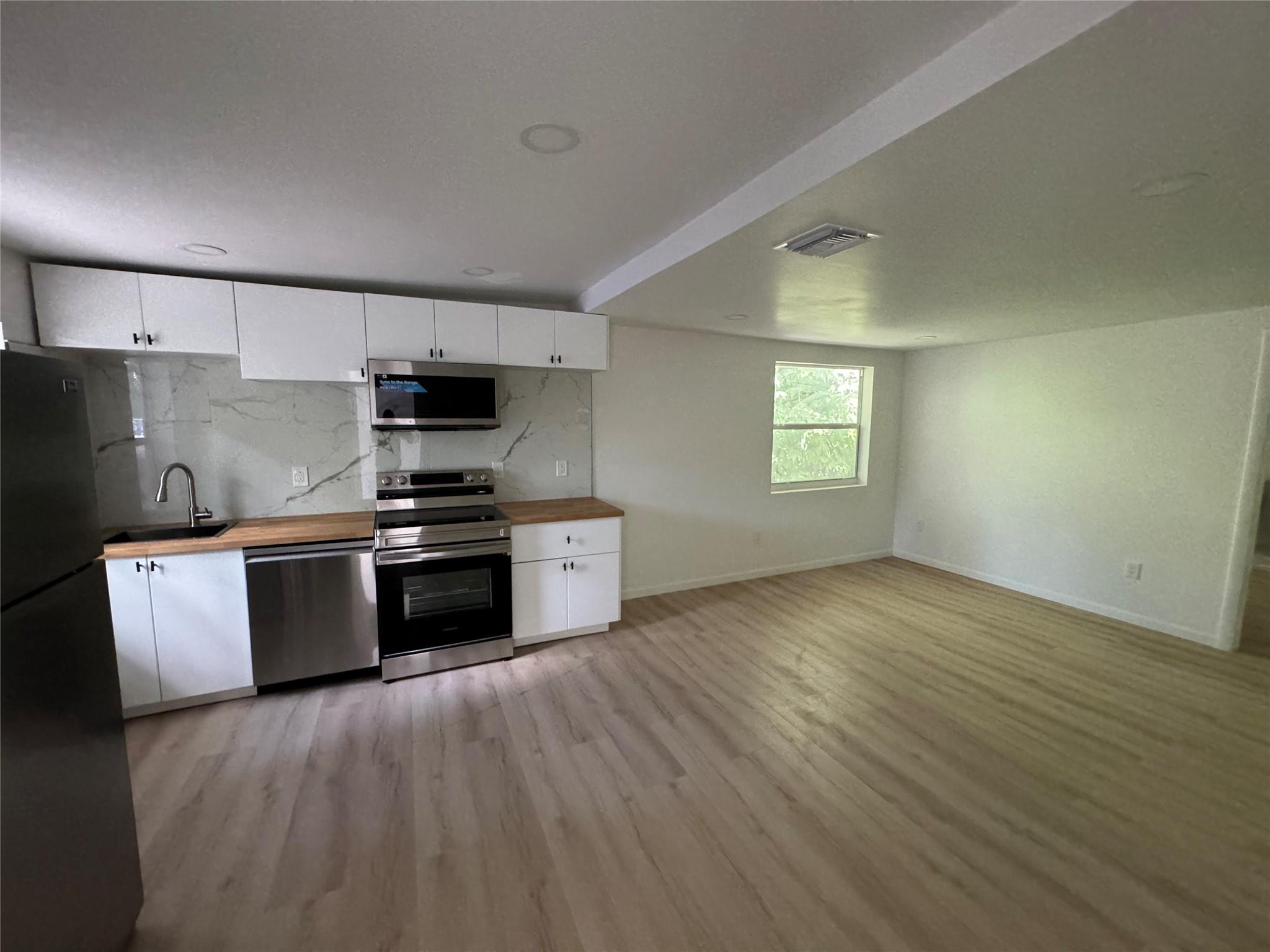 136 NE 60th St 4