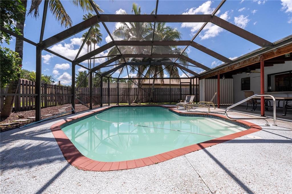 Jacaranda Lakes Sec 1 92- - Residential