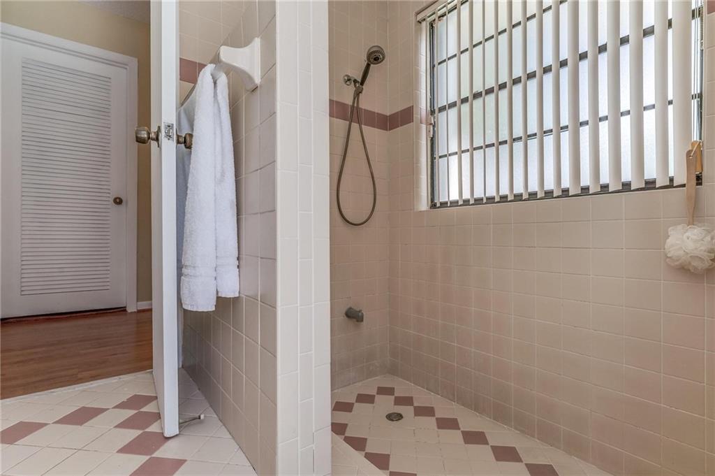 Jacaranda Lakes Sec 1 92- - Residential