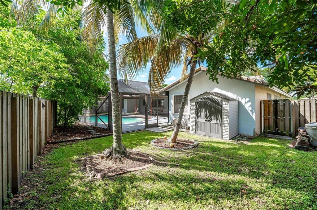 Jacaranda Lakes Sec 1 92- - Residential