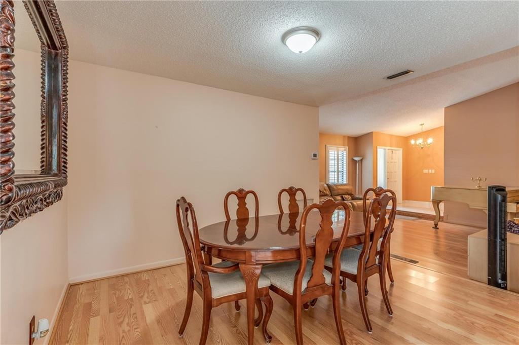 Jacaranda Lakes Sec 1 92- - Residential